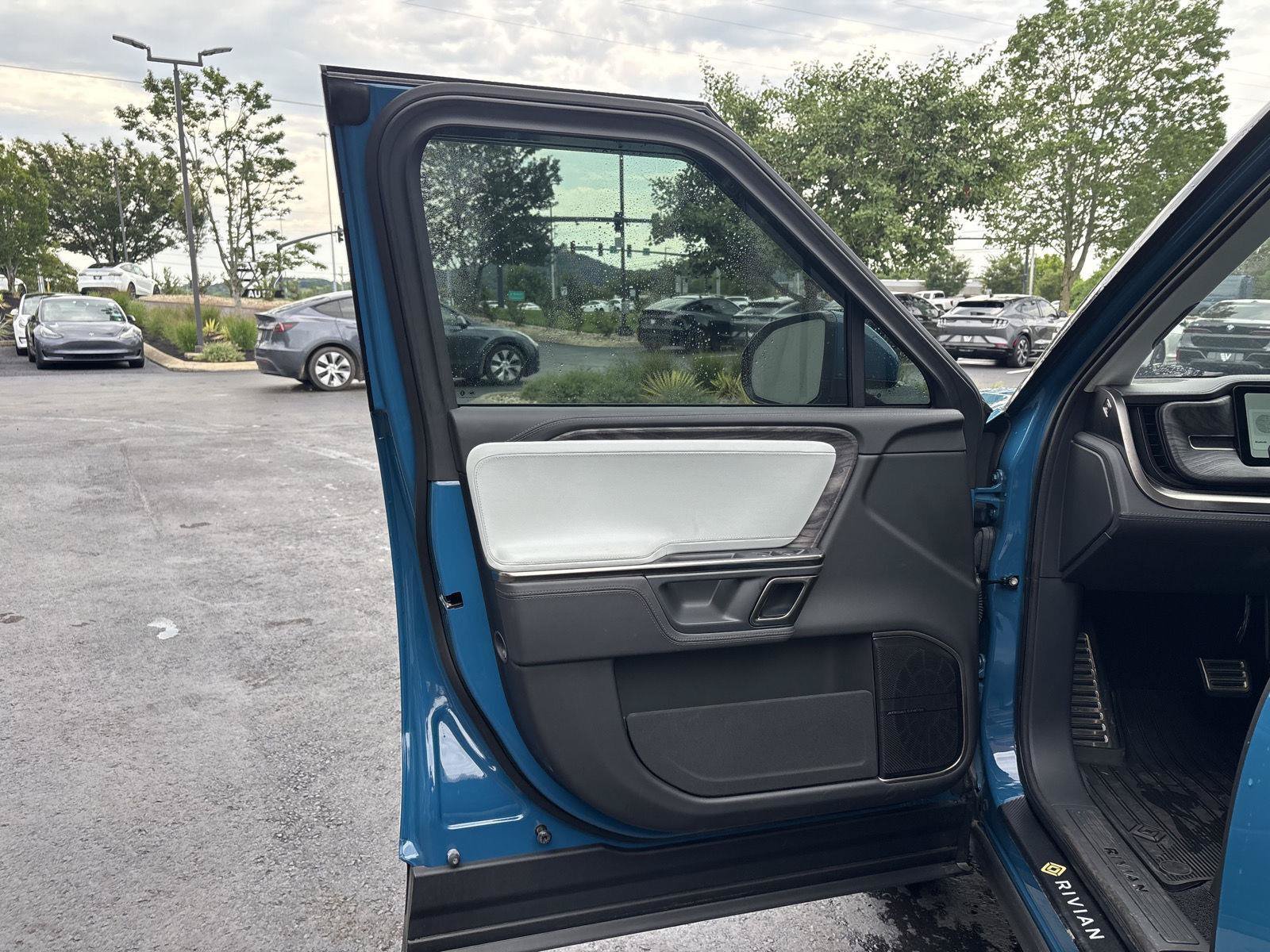Used 2022 Rivian R1T Adventure AWD/4WD image 26