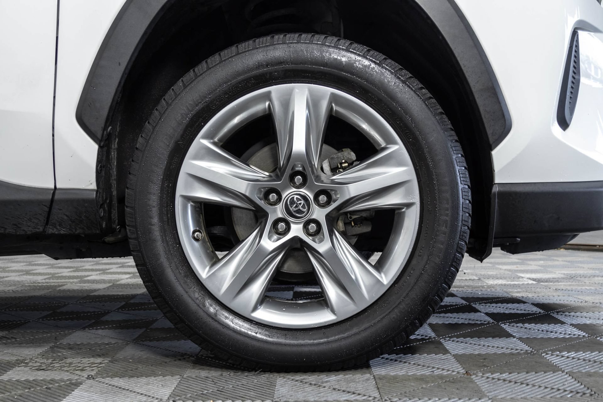 Used 2022 Toyota RAV4 LE AWD/4WD image 42