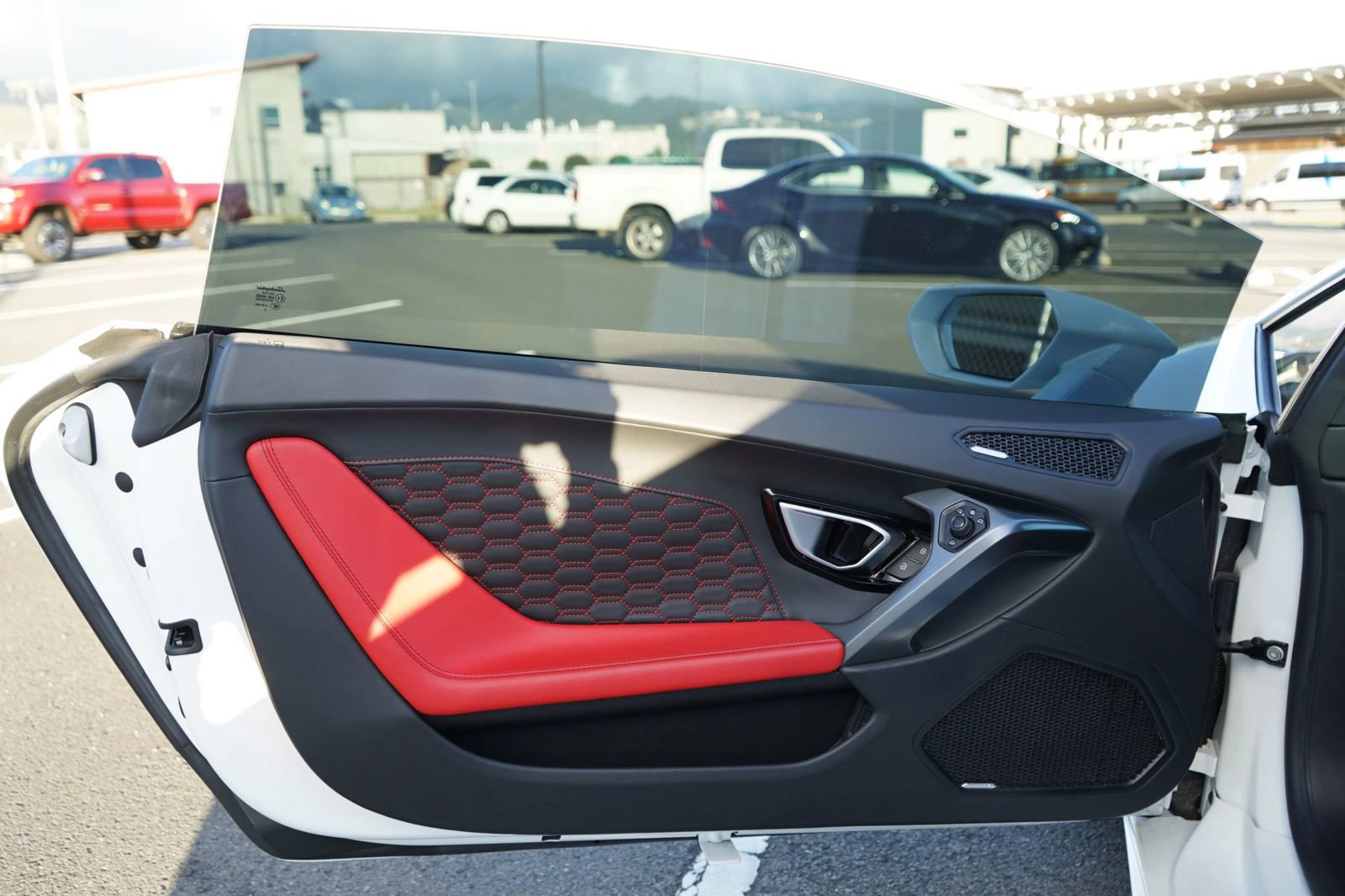 Used 2019 Lamborghini Huracan LP 580-2 RWD image 19