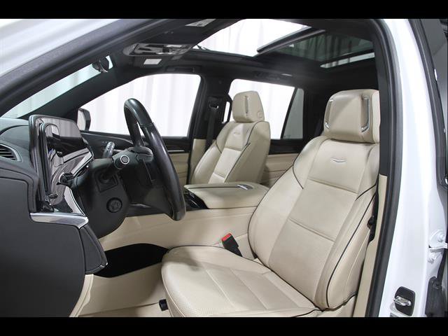 Used 2021 Cadillac Escalade Premium Luxury AWD/4WD image 5