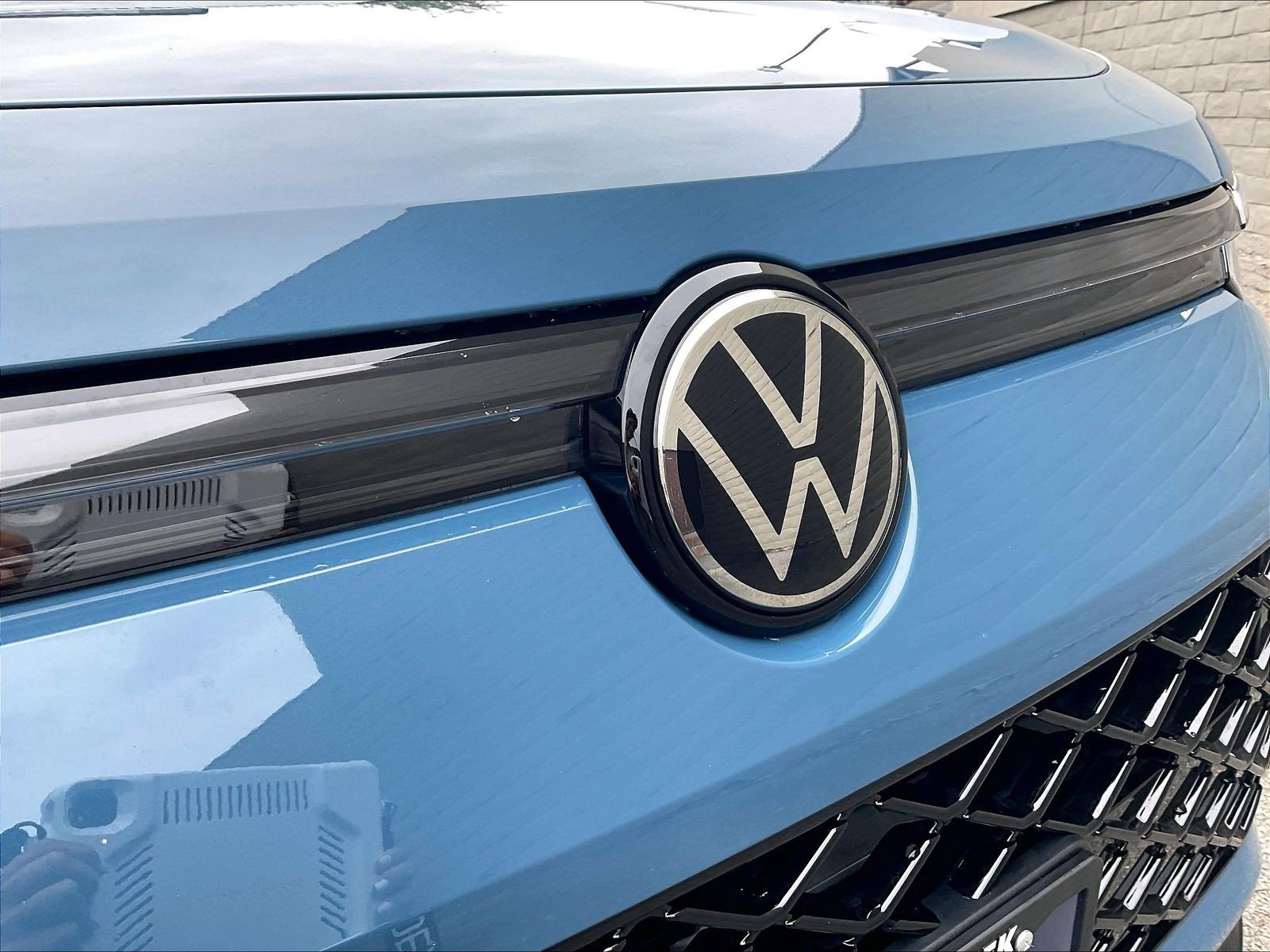 Certified 2025 Volkswagen Tiguan SE R-Line AWD/4WD image 30