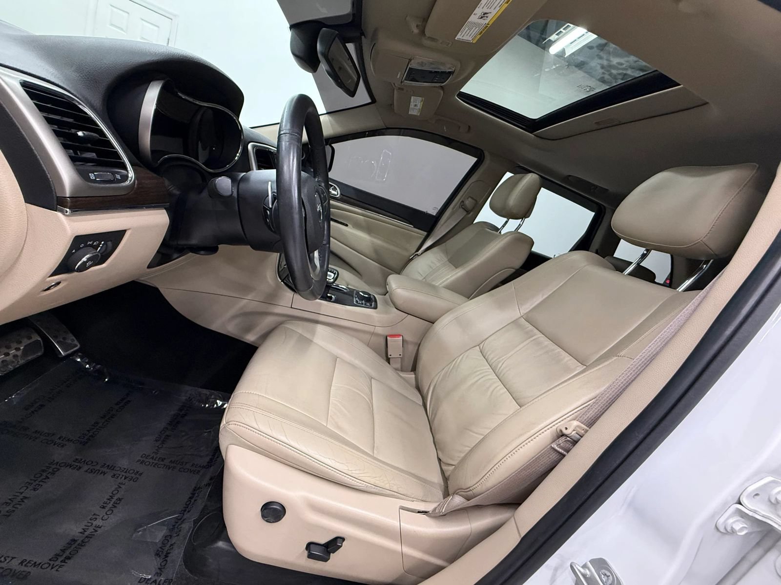 Used 2015 Jeep Grand Cherokee Limited AWD/4WD image 17