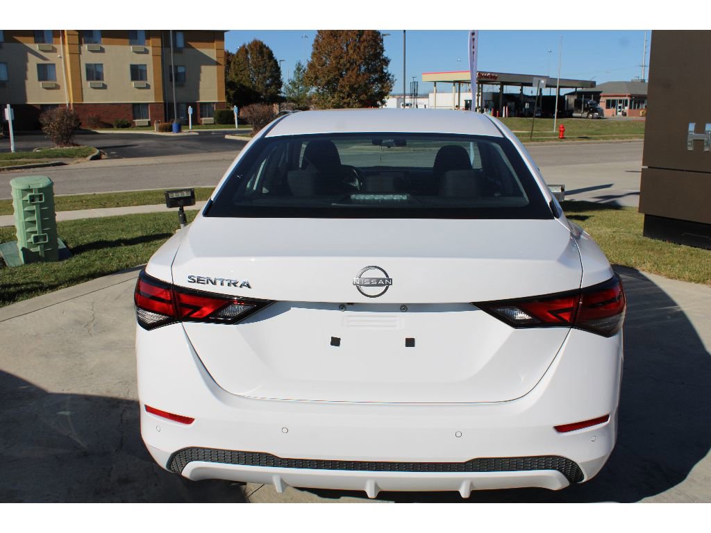 Used 2025 Nissan Sentra S image 4
