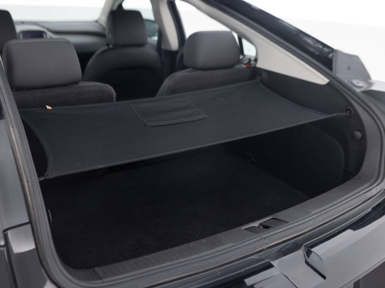 Used 2013 Chevrolet Volt Premium w/ Premium Trim Package FWD image 40