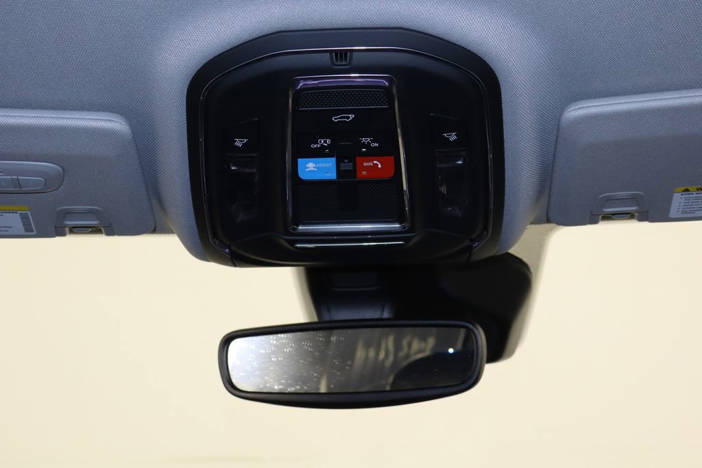 Used 2023 Jeep Grand Cherokee L Limited w/ Black Appearance Package image 27