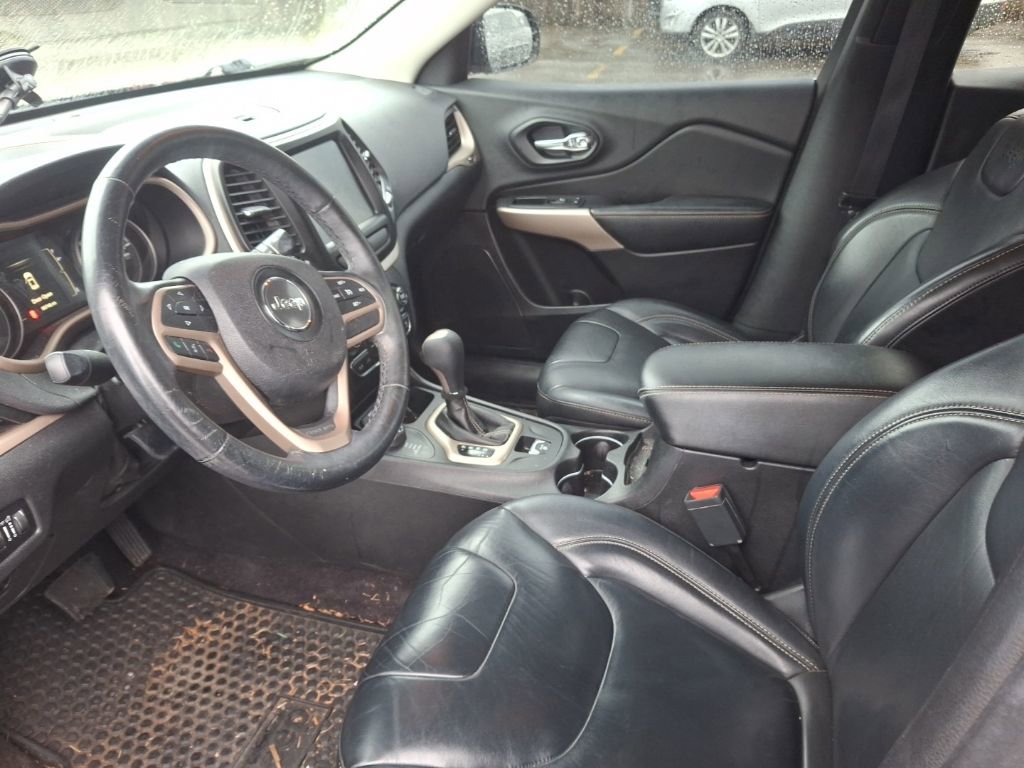 Used 2017 Jeep Cherokee Latitude w/ True North Edition image 9