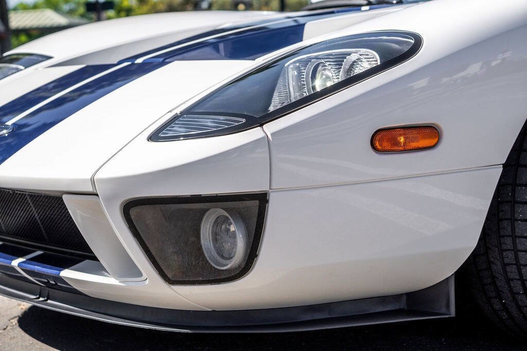 Used 2005 Ford GT image 13