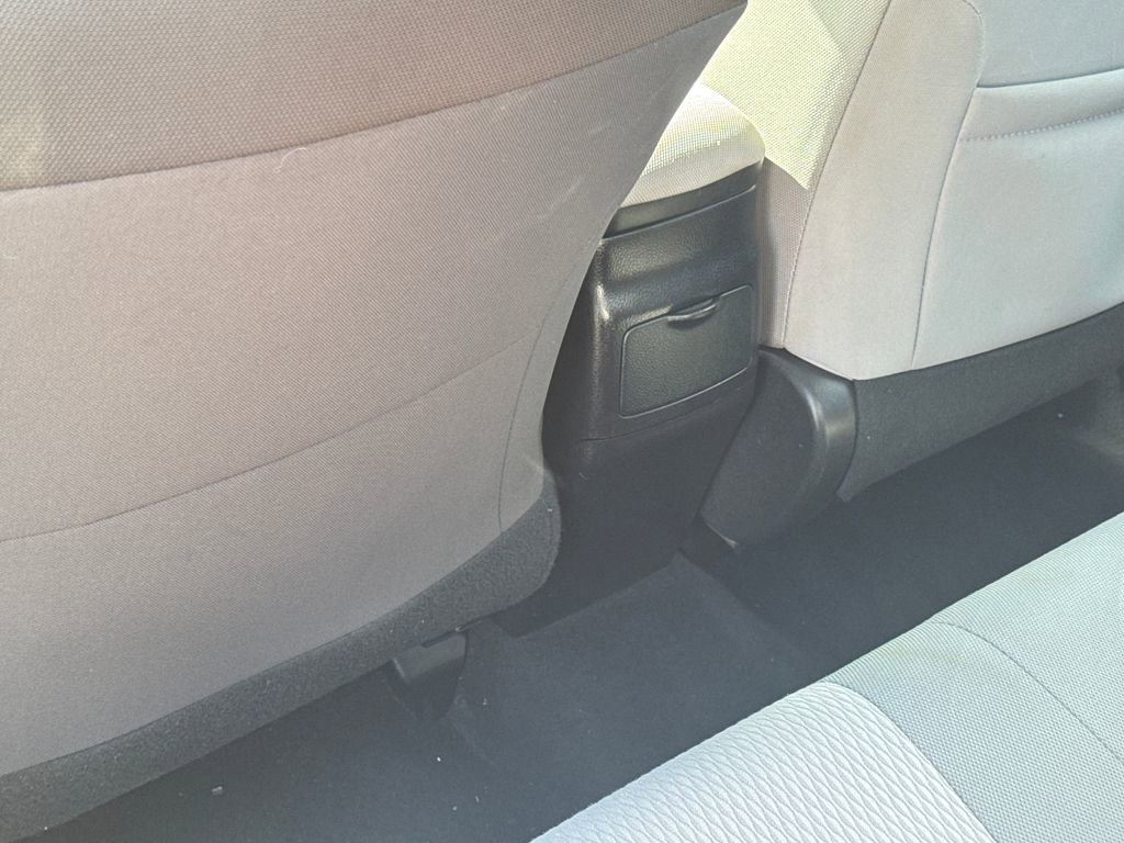 Used 2015 Toyota Corolla LE image 32