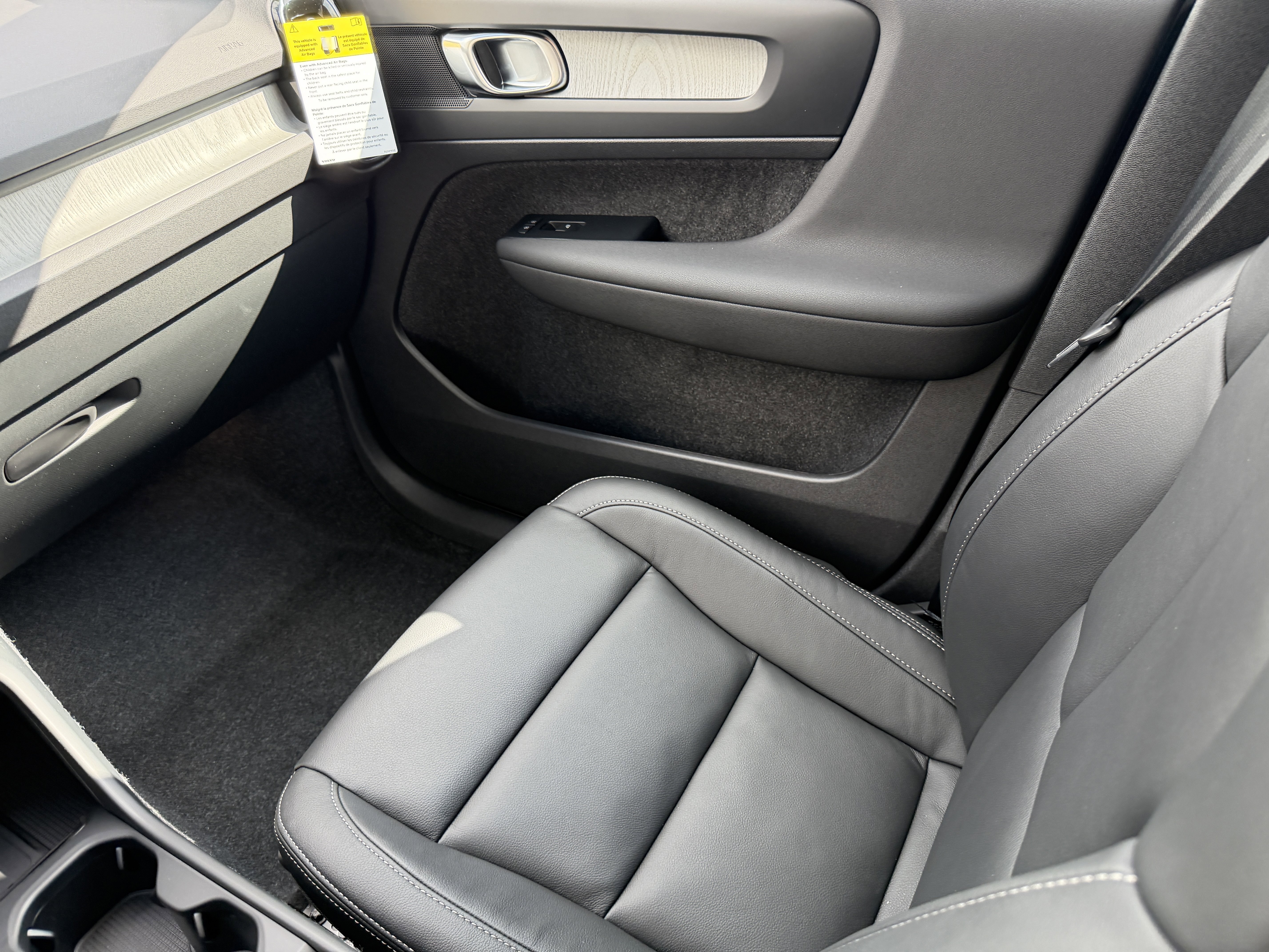 New 2026 Volvo XC40 B5 Core w/ Protection Package image 18