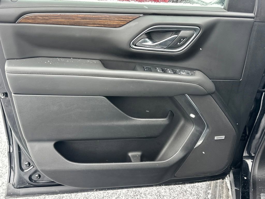 Used 2024 Chevrolet Suburban High Country w/ Advanced Technology Package image 13