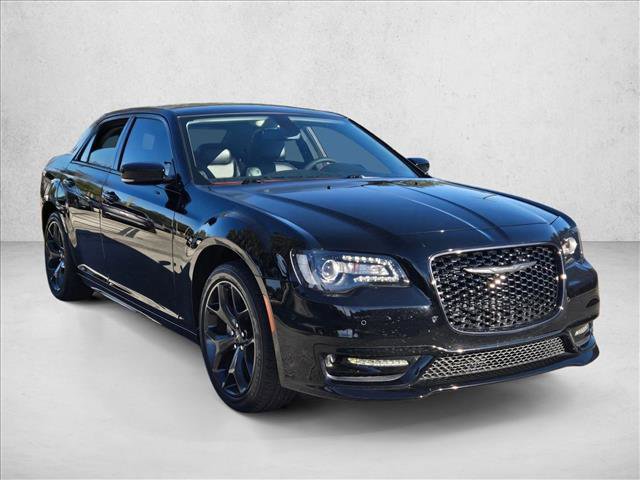 Used 2023 Chrysler 300 Touring L image 3