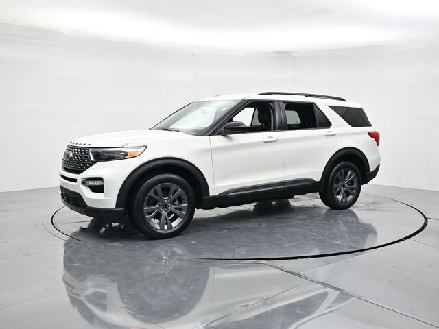 Used 2023 Ford Explorer XLT w/ Equipment Group 202A image 5