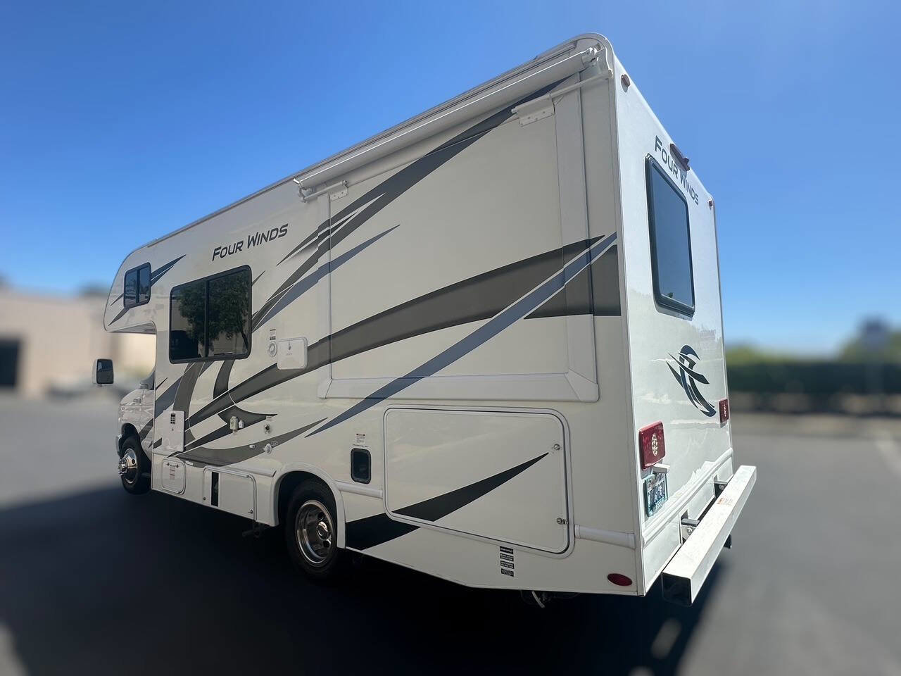 Used 2022 Ford E-350 and Econoline 350 Super Duty w/ Motorhome Prep Package image 5