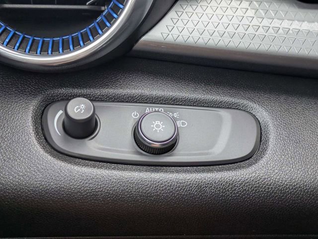 Used 2025 Chevrolet Trax LT FWD image 21