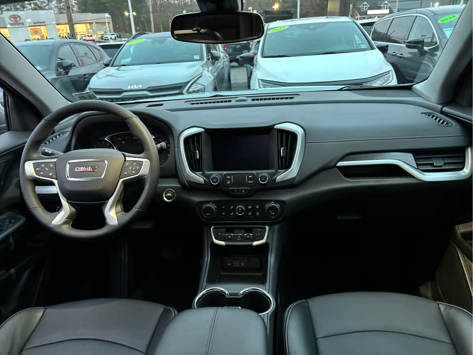 Used 2023 GMC Terrain SLT image 24