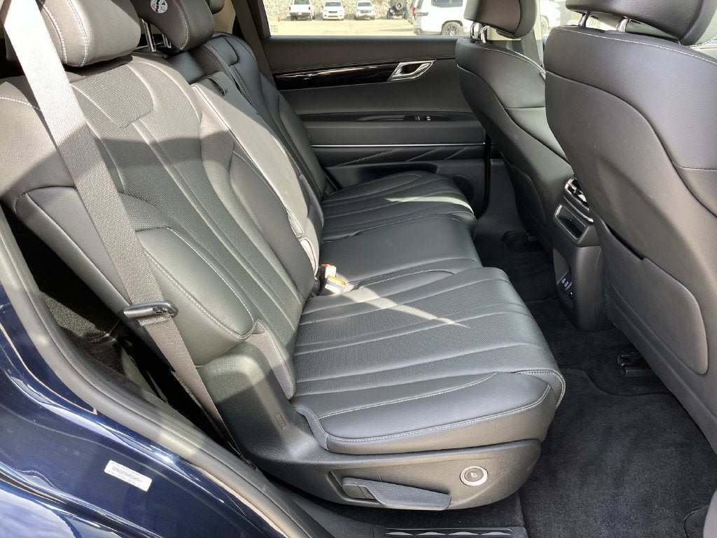 Used 2025 Genesis GV80 2.5T Standard AWD/4WD image 25
