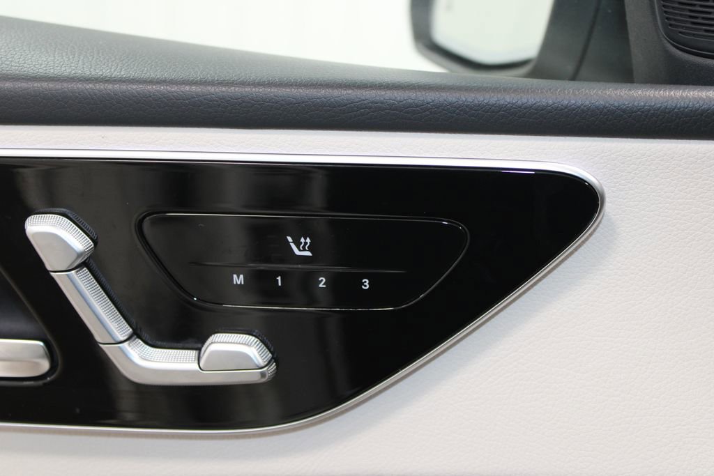 Used 2025 Mercedes-Benz C 300 4MATIC Sedan image 21