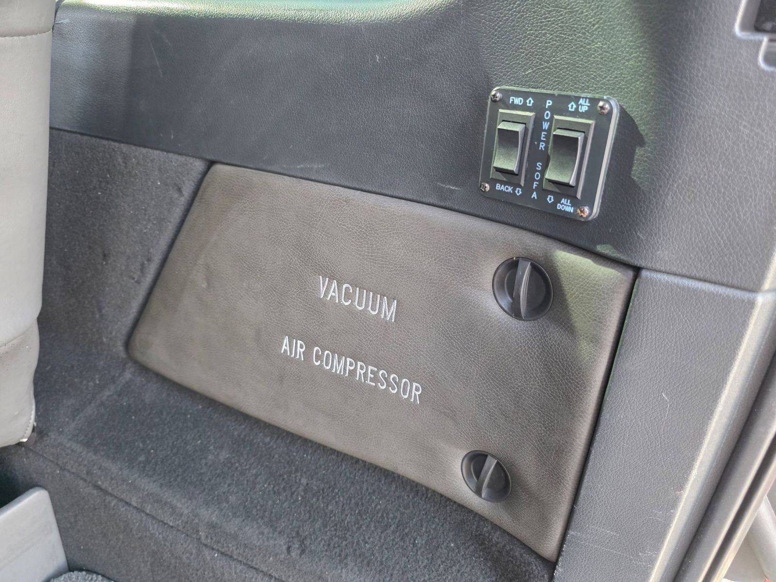 Used 2018 Mercedes-Benz Metris Passenger image 29