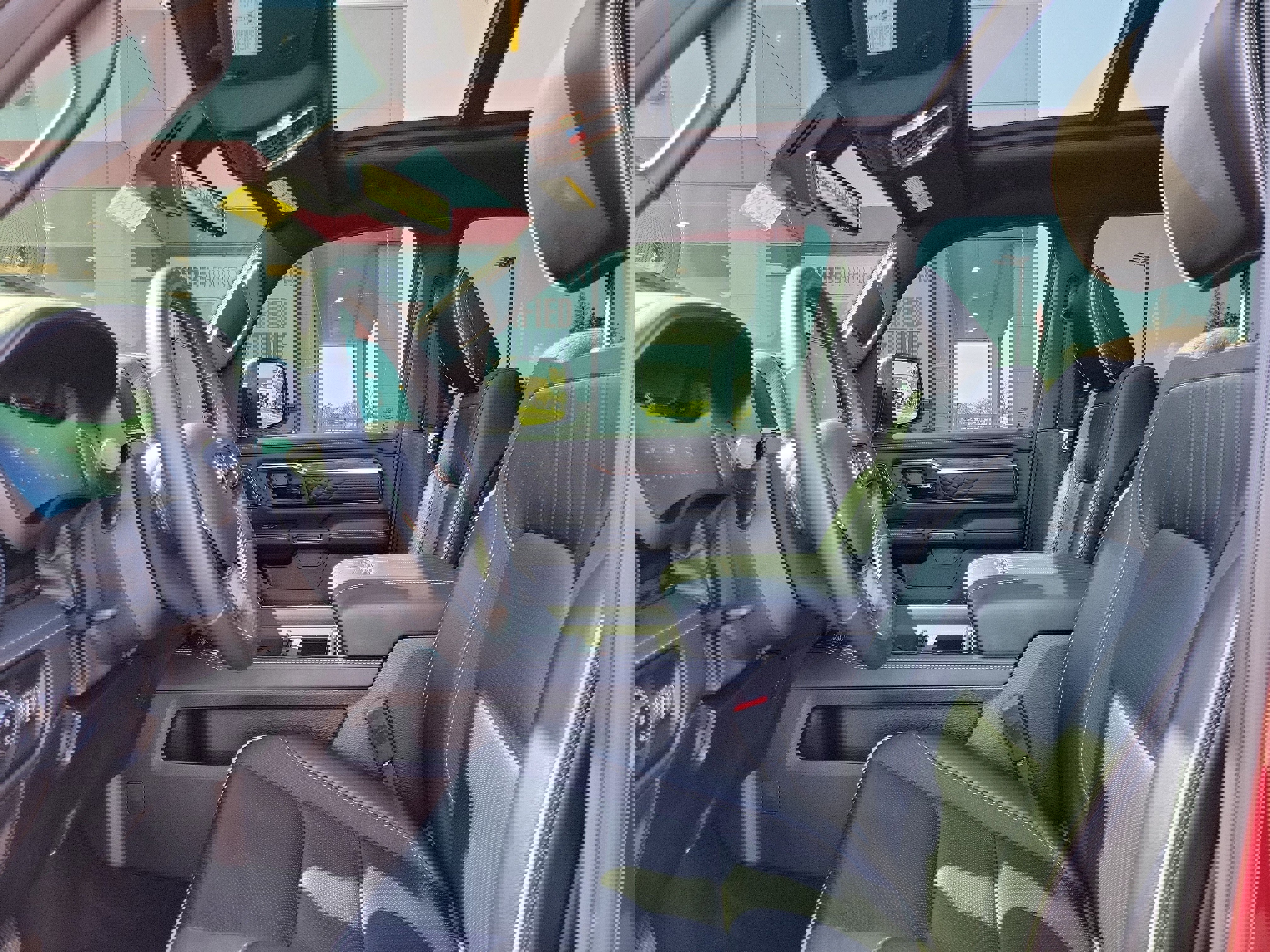 Used 2025 RAM 1500 Limited AWD/4WD image 15