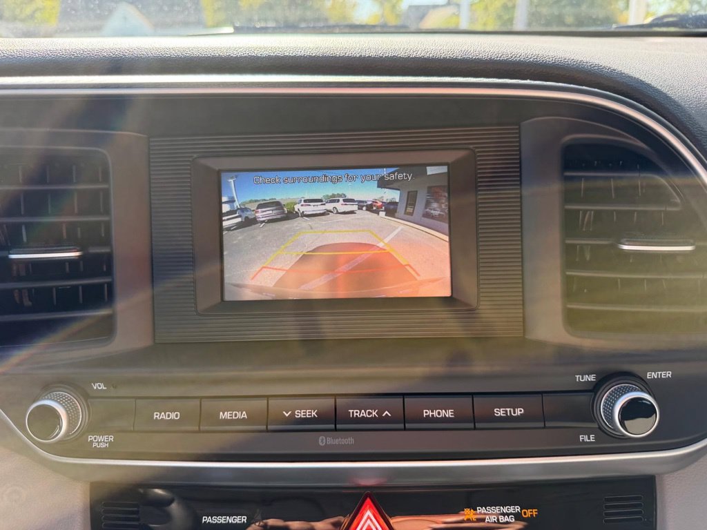 Used 2020 Hyundai Elantra SE FWD image 39