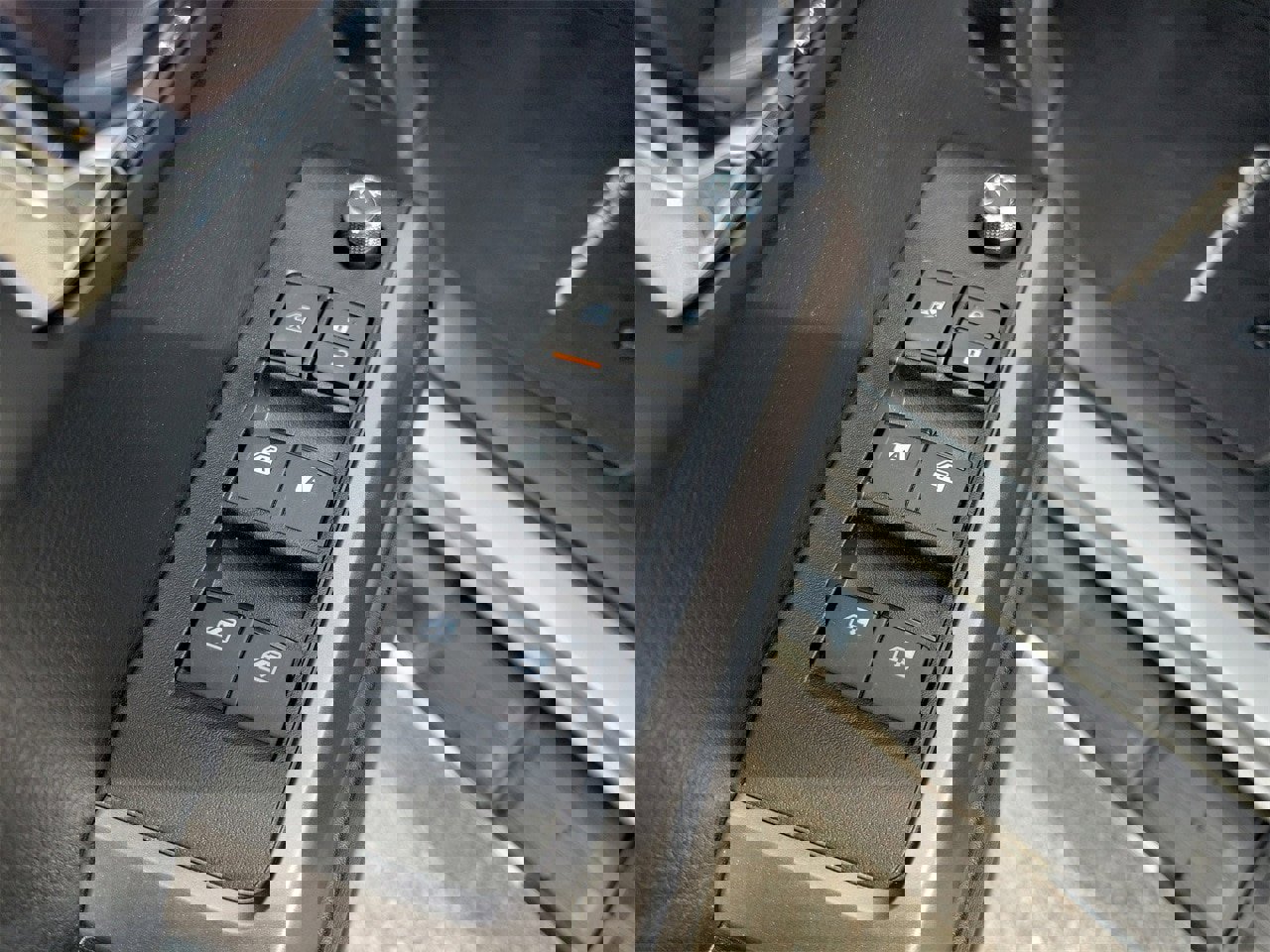 Used 2018 Toyota Tacoma Limited image 15