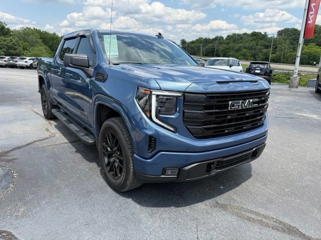Used 2026 GMC Sierra 1500 Elevation w/ LPO, Elevation Black Package AWD/4WD image 3