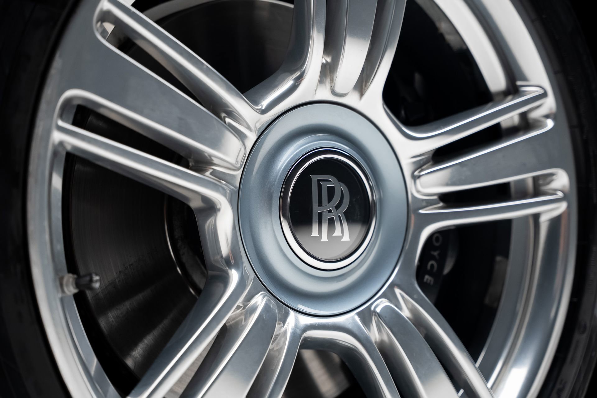 Used 2019 Rolls-Royce Wraith image 24