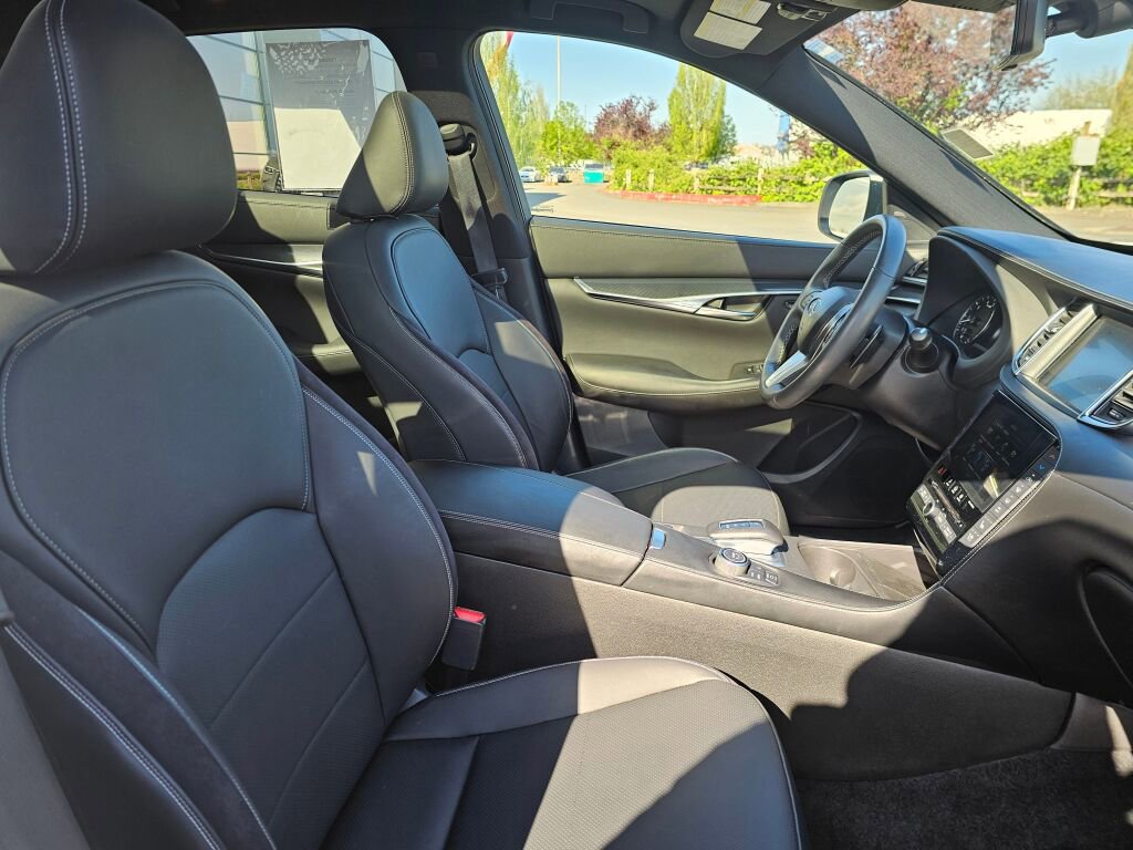 Used 2023 INFINITI QX50 Sport AWD/4WD image 11