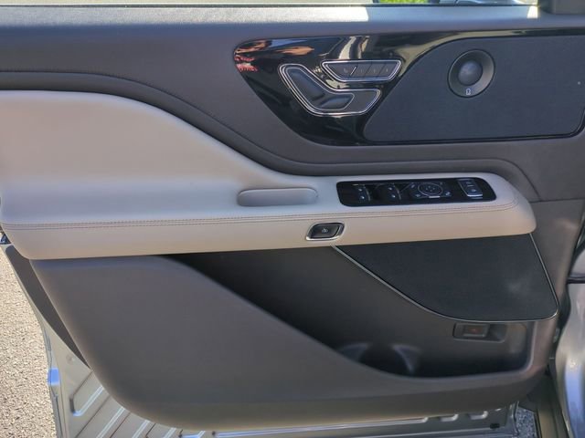 Used 2024 Lincoln Aviator Reserve w/ Equipment Group 201A RWD image 12