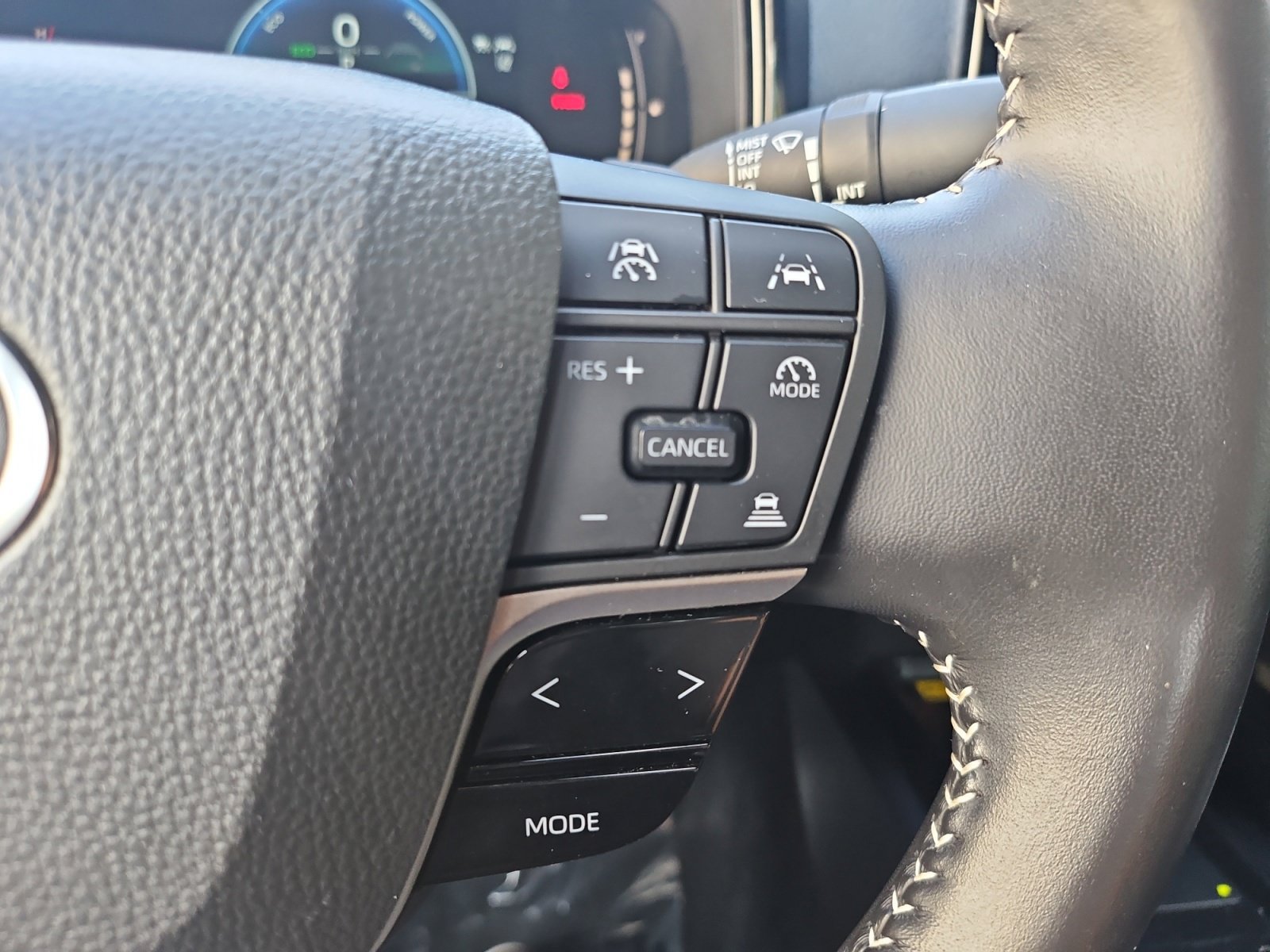 Used 2025 Toyota Camry SE FWD image 25