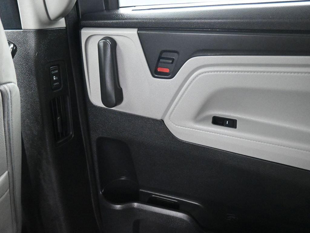 Used 2019 Honda Odyssey EX-L image 39