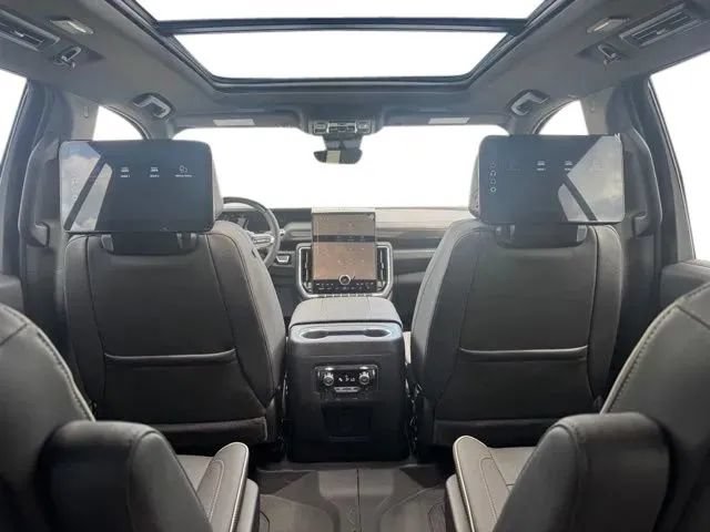 New 2026 GMC Yukon Elevation w/ Elevation Premium Package AWD/4WD image 20