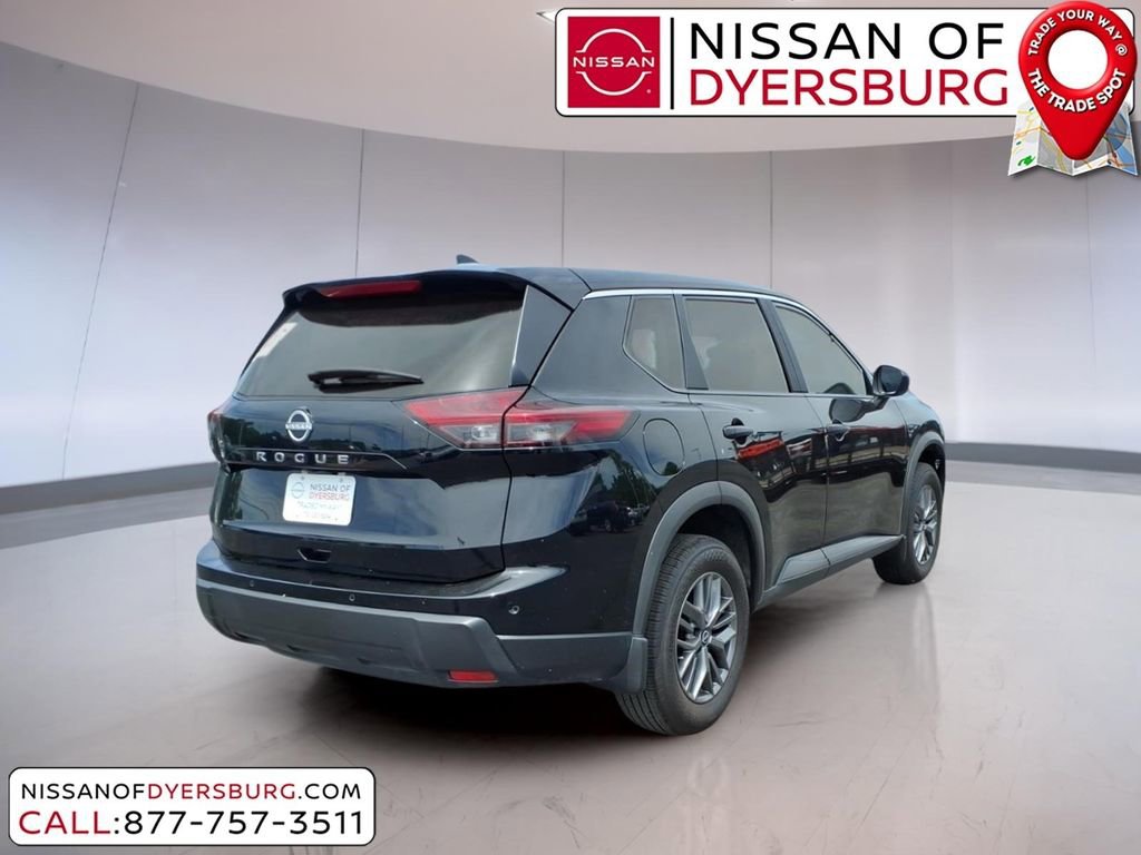 Used 2026 Nissan Rogue S FWD image 3