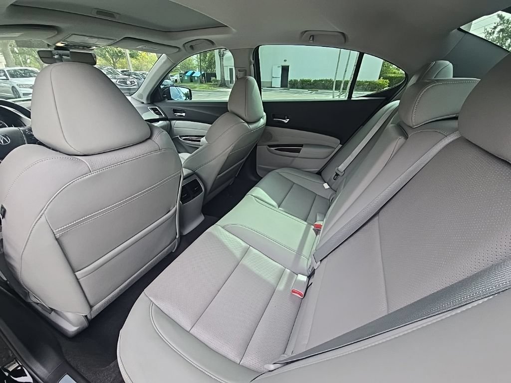 Used 2017 Acura TLX V6 w/ Technology Package FWD image 31