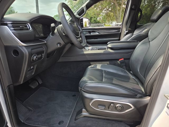 Used 2024 Jeep Wagoneer 2WD w/ Premium Group I image 11