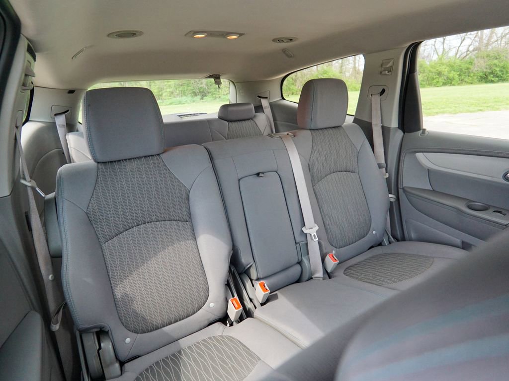 Used 2013 Chevrolet Traverse LS image 24