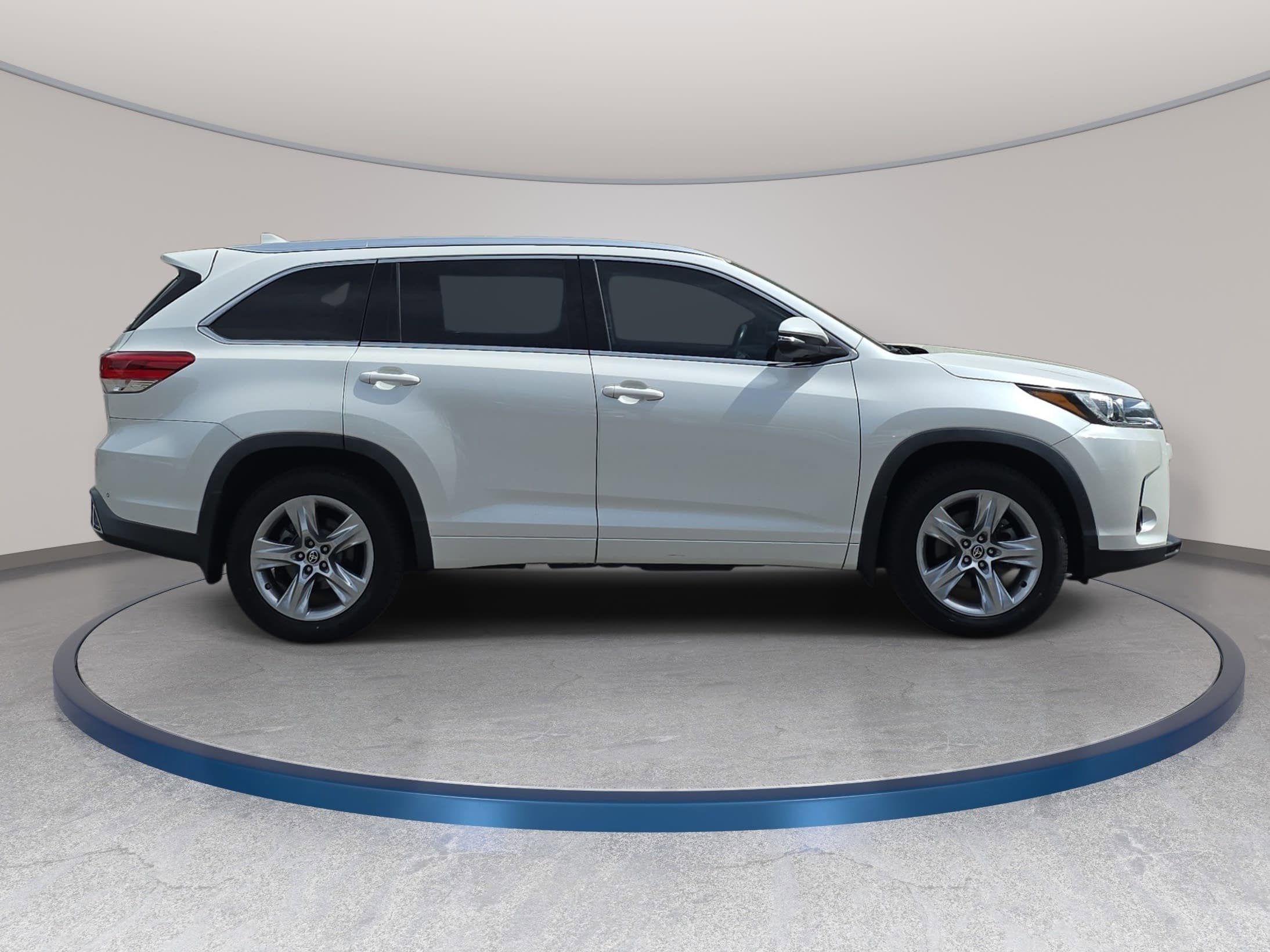 Used 2019 Toyota Highlander Limited image 4