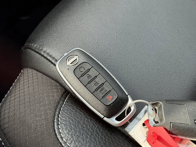 Used 2024 Nissan Pathfinder SL image 27