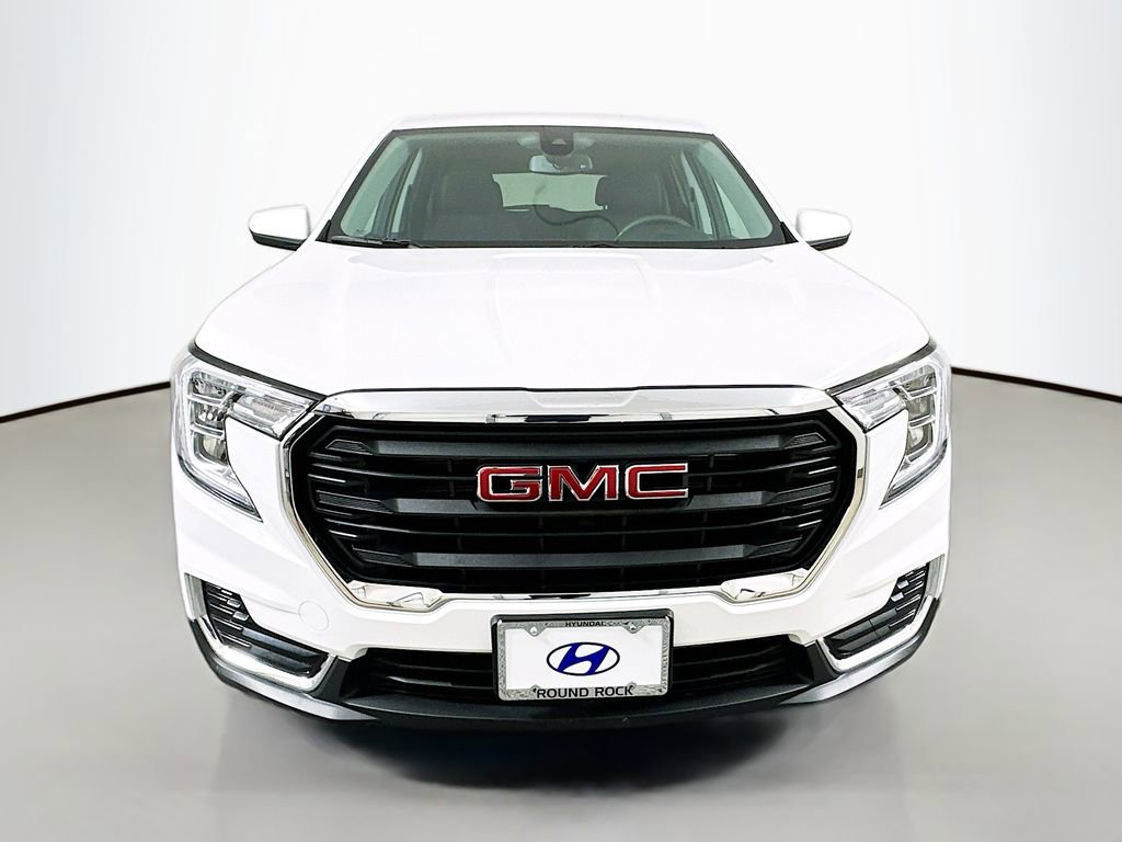 Used 2024 GMC Terrain SLE FWD image 2