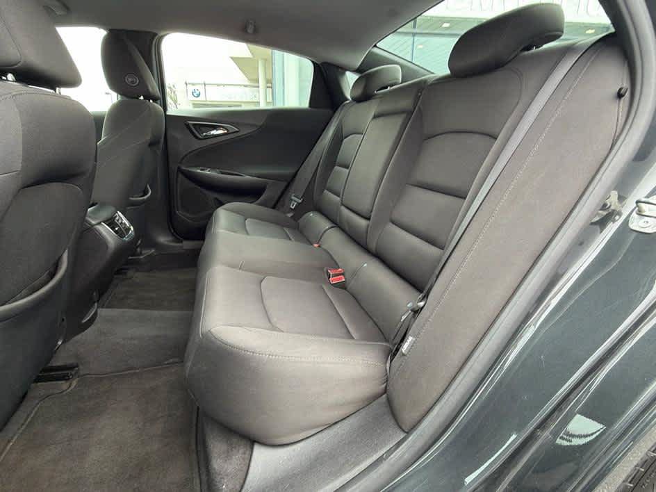 Used 2018 Chevrolet Malibu LT FWD image 24