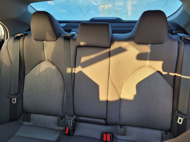 Used 2021 Toyota Camry LE image 9