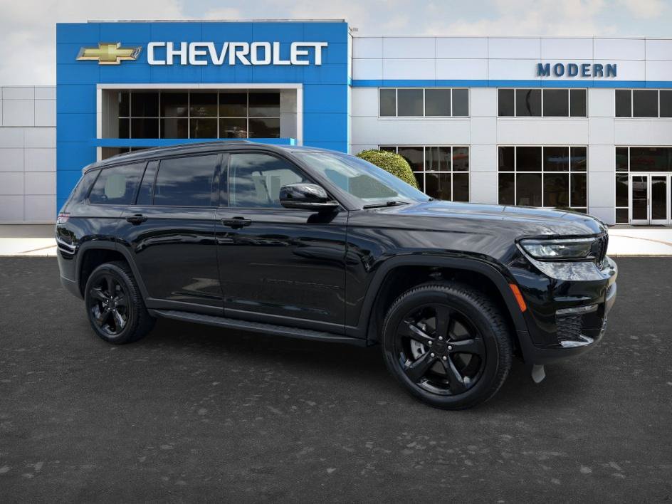 Used 2023 Jeep Grand Cherokee L Limited w/ Black Appearance Package AWD/4WD image 6