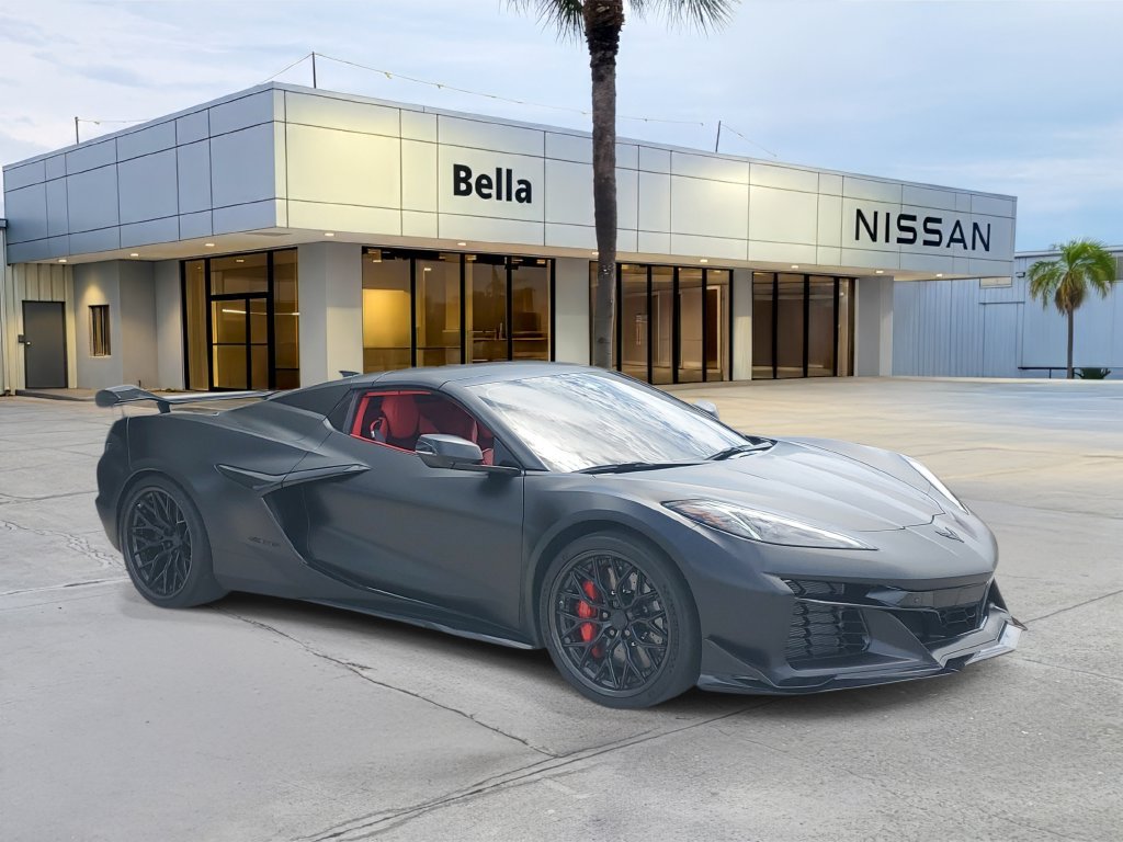 Used 2024 Chevrolet Corvette Z06 w/ Z07 Performance Package RWD image 9