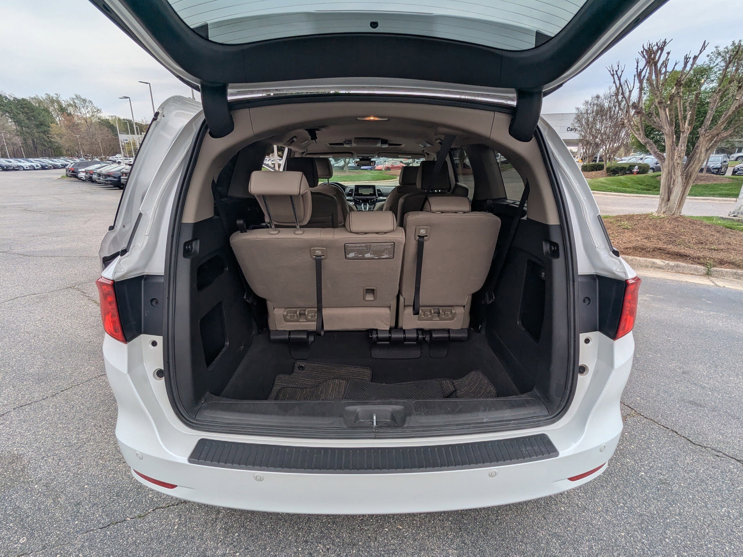 Used 2024 Honda Odyssey Elite image 18