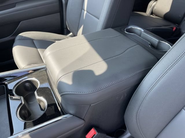 New 2026 Chevrolet Suburban LT w/ Comfort Package AWD/4WD image 21