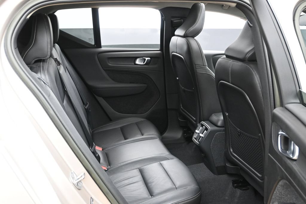 Used 2023 Volvo XC40 B4 Plus w/ Protection Package FWD image 25