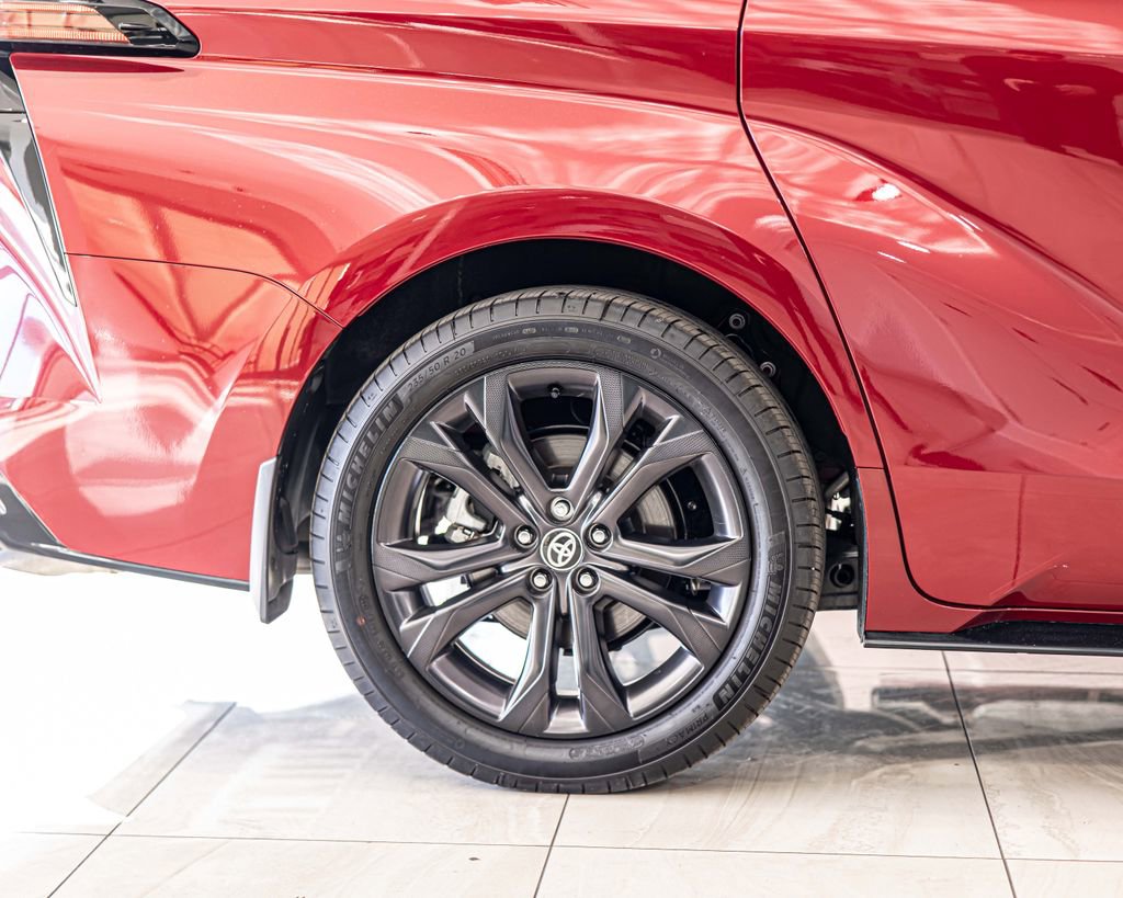 Used 2025 Toyota Sienna XSE image 12