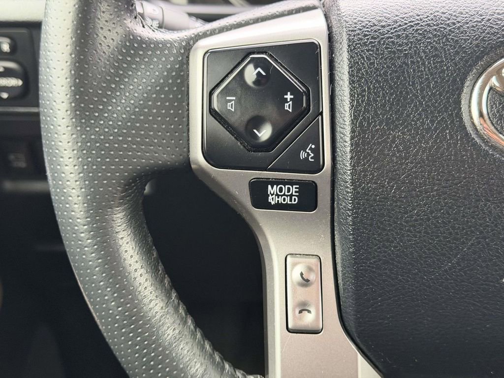 Used 2022 Toyota 4Runner Limited AWD/4WD image 9