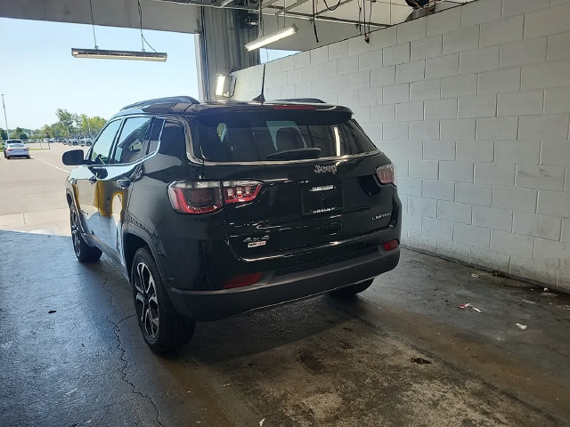 Used 2024 Jeep Compass Limited AWD/4WD image 8