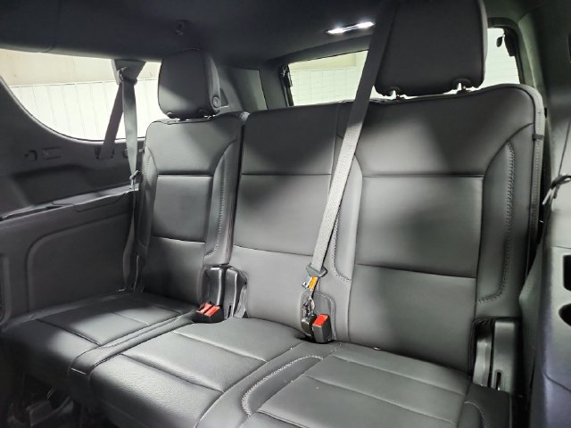 Used 2023 GMC Yukon XL Denali AWD/4WD image 13